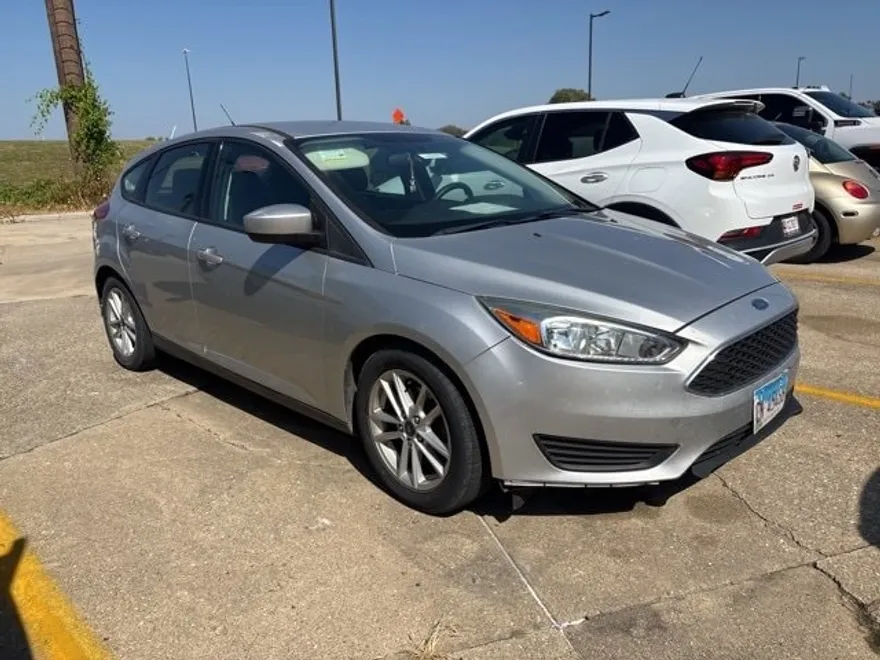 2018 Ford Focus SE photo 1