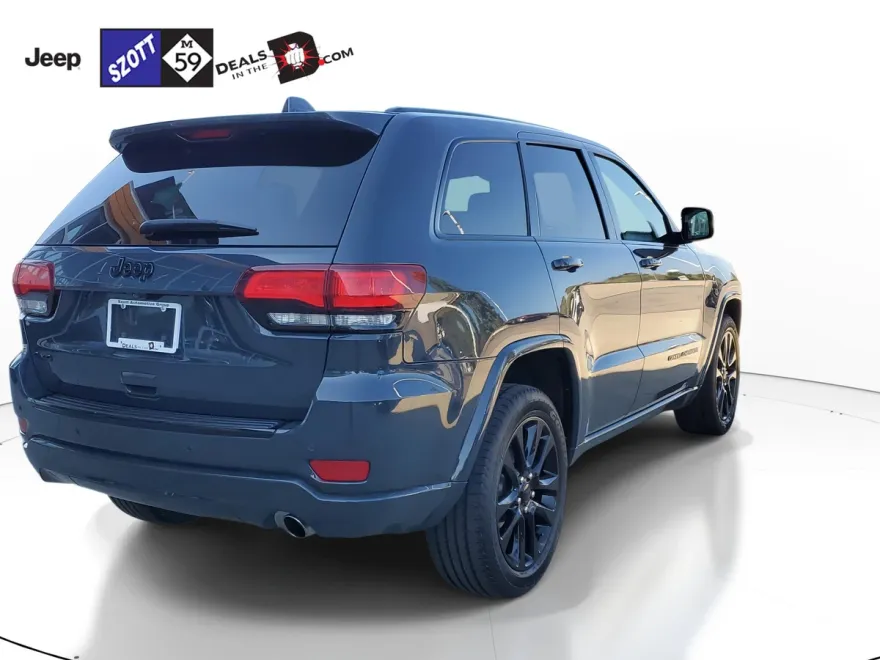 2018 Jeep Grand Cherokee Laredo Altitude photo 1