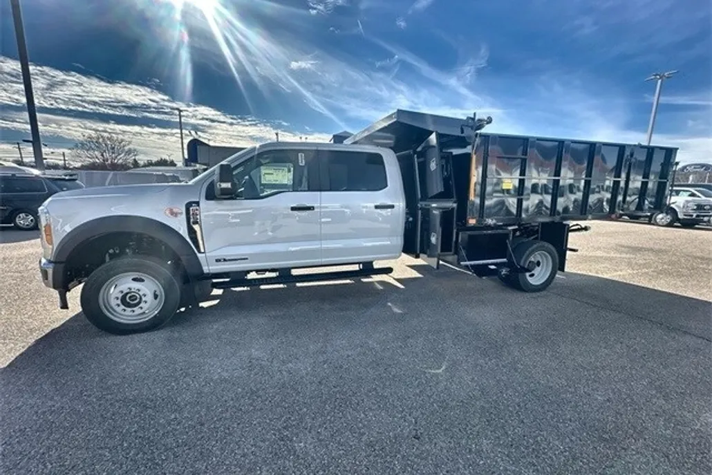 2024 Ford F-550 XL photo 1