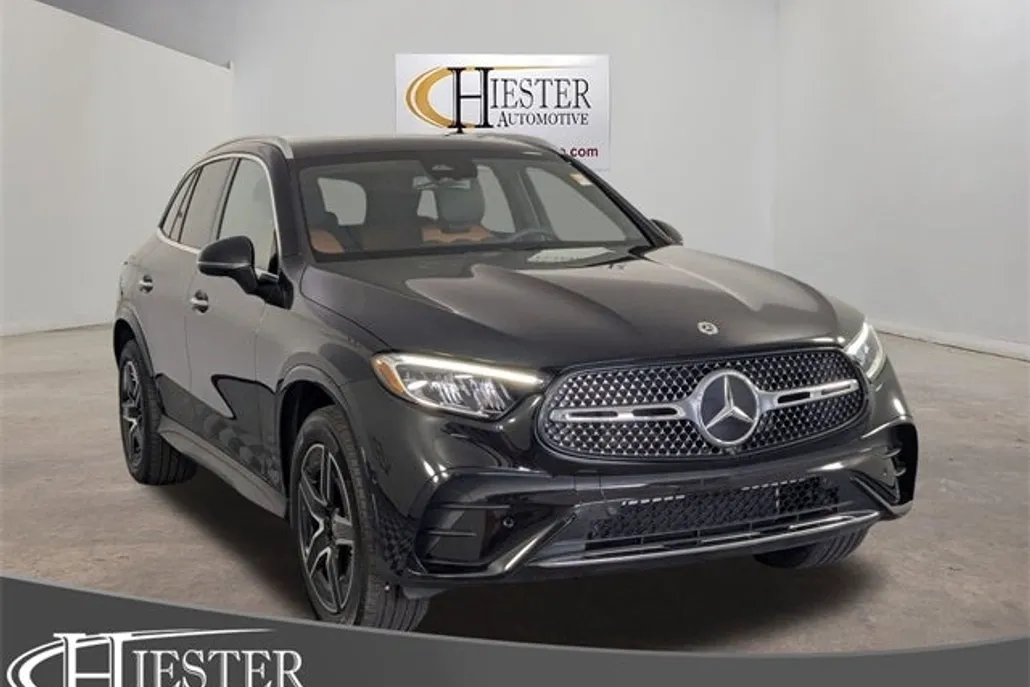 2024 Mercedes Benz GLC 300 photo 1