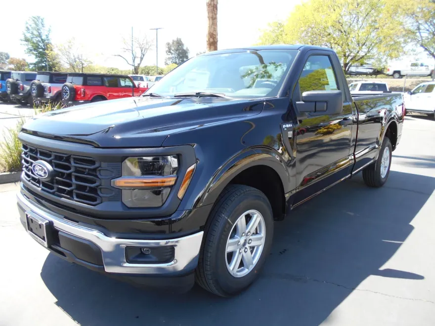 2025 Ford F-150 XL photo 1