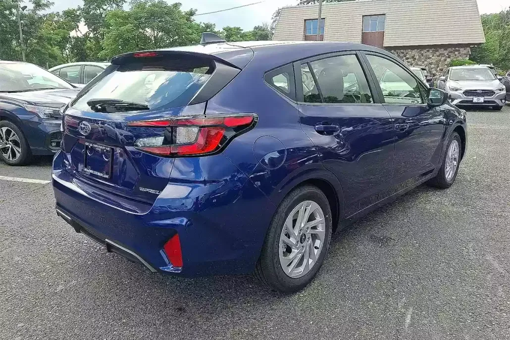 2025 Subaru Impreza Base photo 1