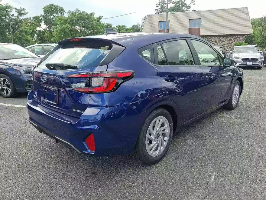 2025 Subaru Impreza Base photo 1