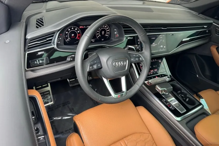 2024 Audi RS Q8 photo 1