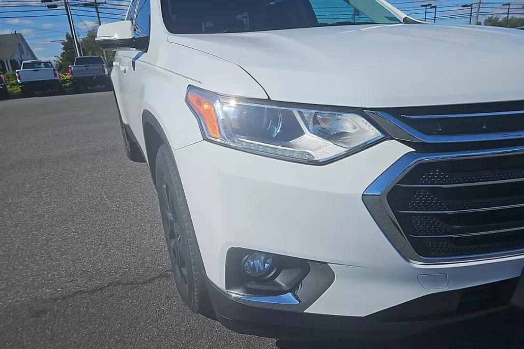 2021 Chevrolet Traverse Cloth 1LT photo 1
