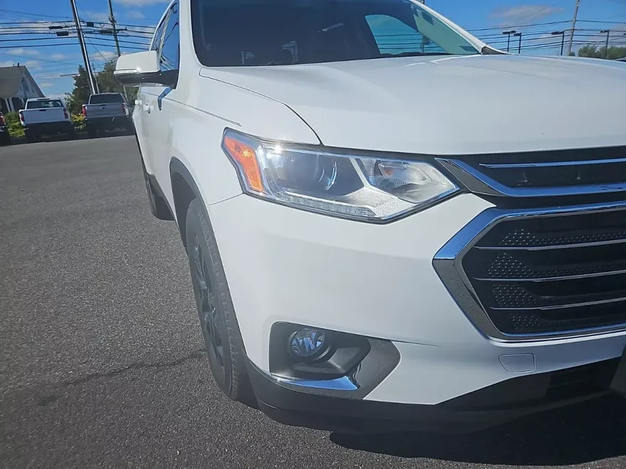 2021 Chevrolet Traverse Cloth 1LT photo 1