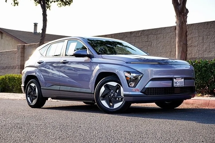 2024 Hyundai Kona Electric SE photo 1