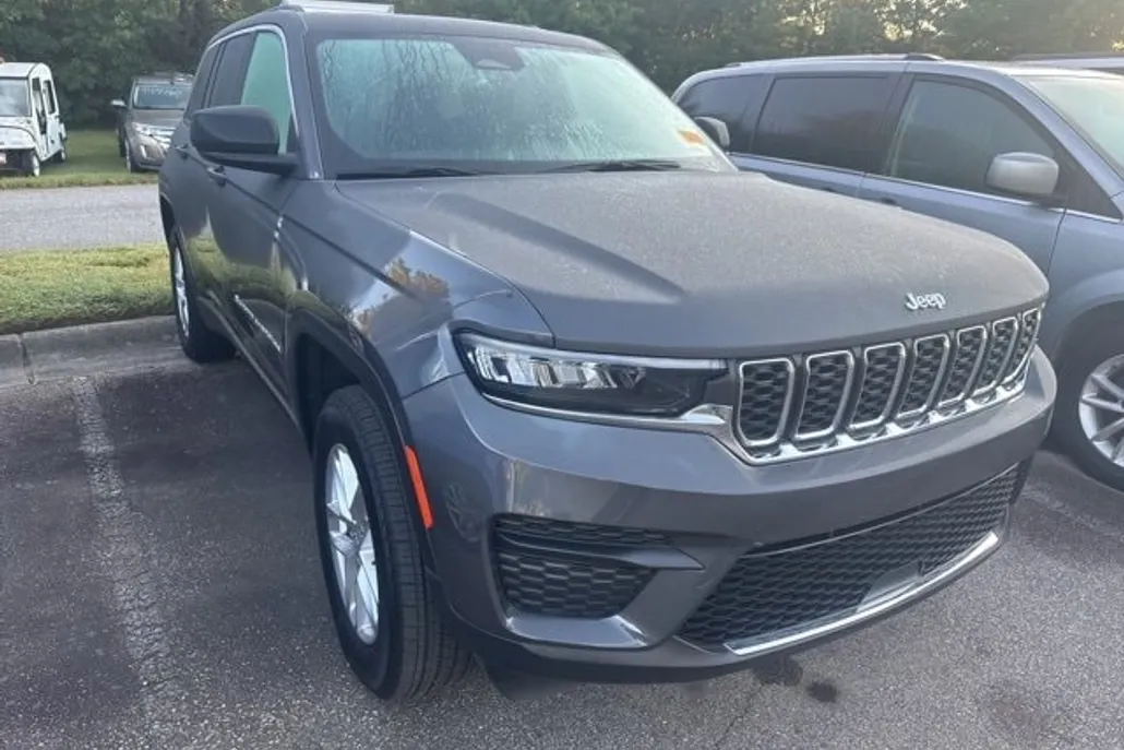 2025 Jeep Grand Cherokee Laredo X photo 1