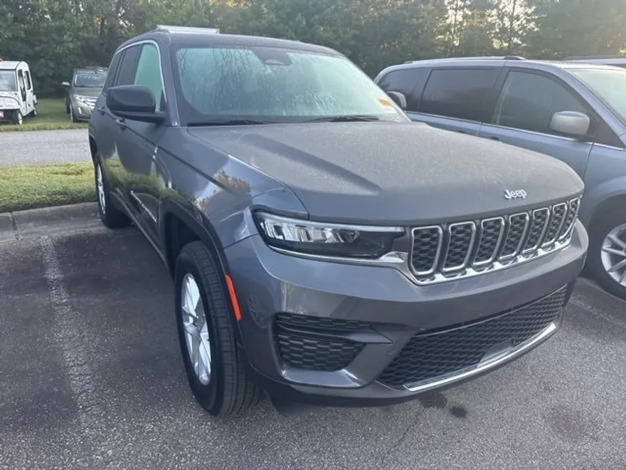 2025 Jeep Grand Cherokee Laredo X photo 1