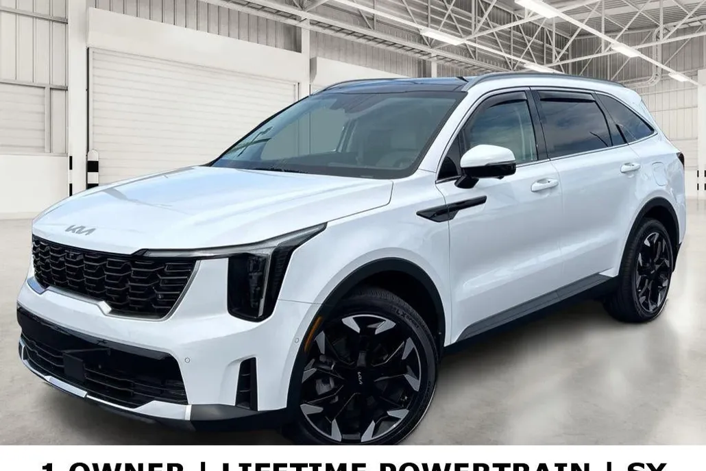 2025 Kia Sorento SX photo 1