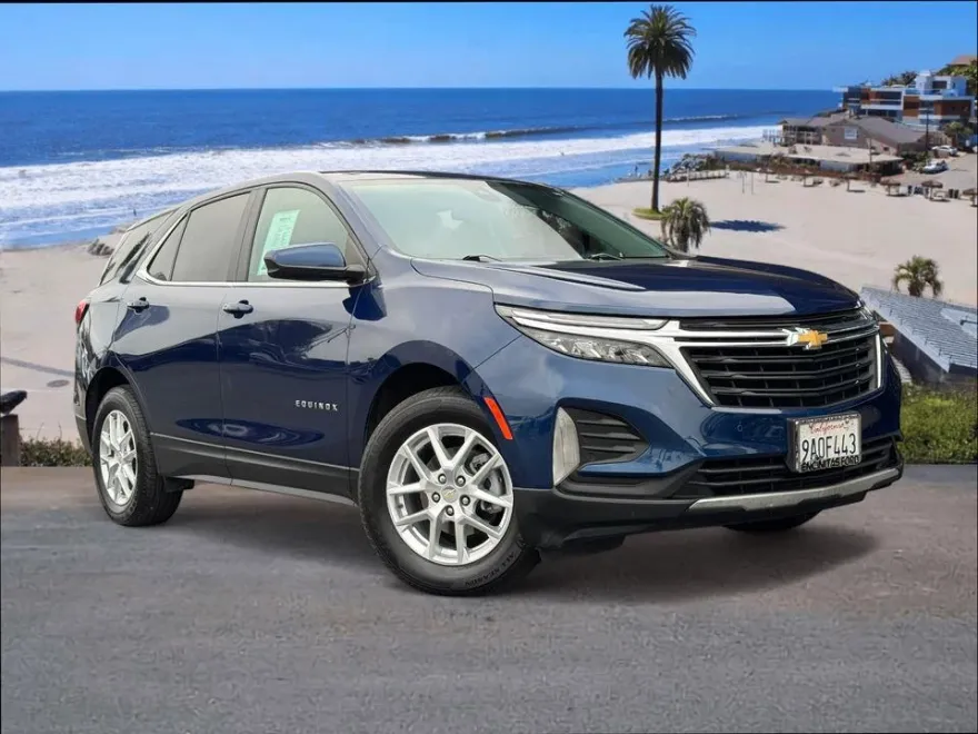 2022 Chevrolet Equinox LT photo 1