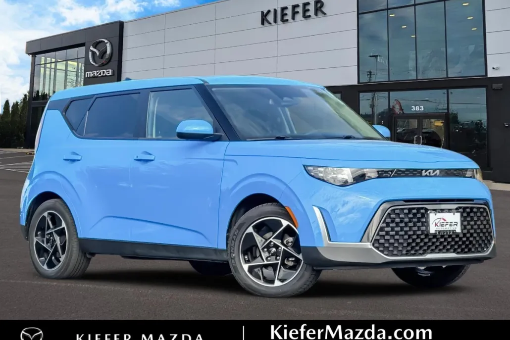 2023 Kia Soul EX photo 1
