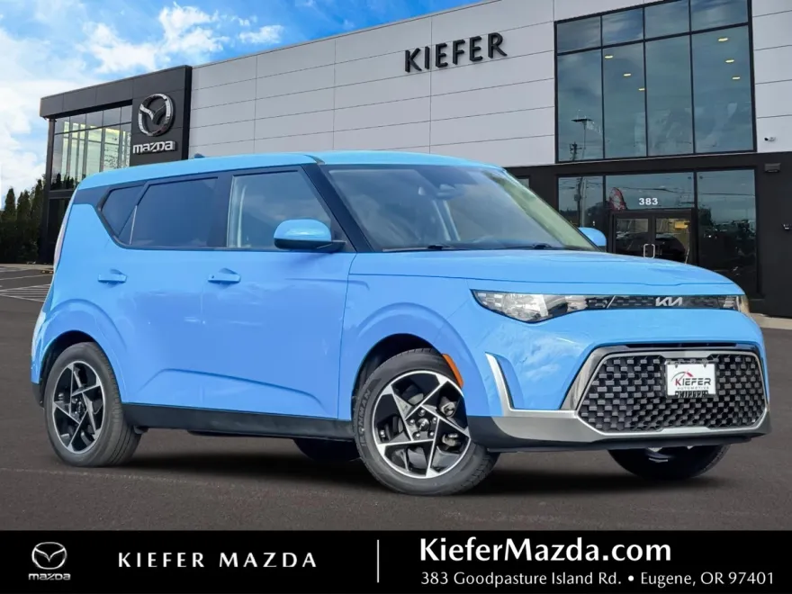 2023 Kia Soul EX photo 1