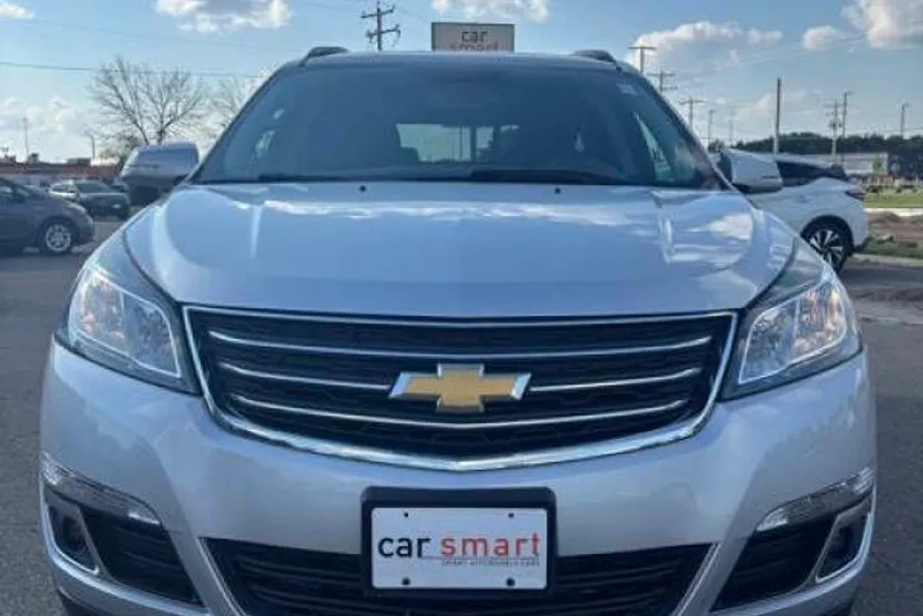 2017 Chevrolet Traverse 1LT photo 1