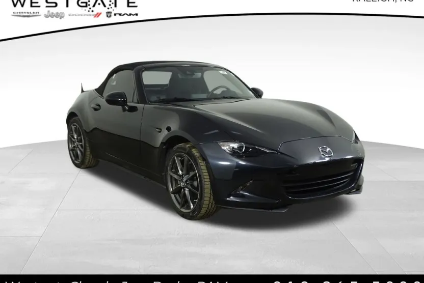 2020 Mazda MX-5 Miata Miata Sport photo 1