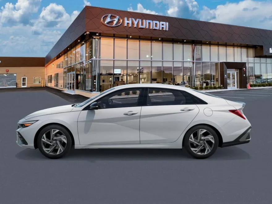 2025 Hyundai Elantra SEL Sport photo 1