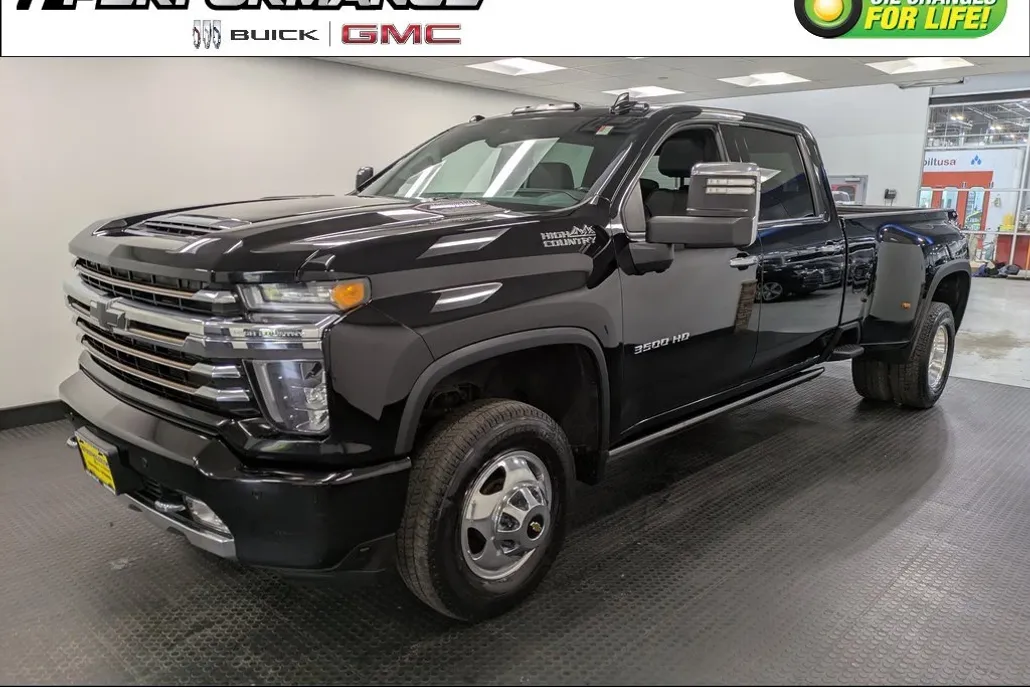 2023 Chevrolet Silverado 3500HD High Country photo 1