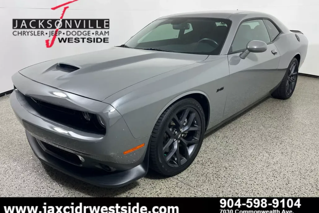 2023 Dodge Challenger R/T photo 1