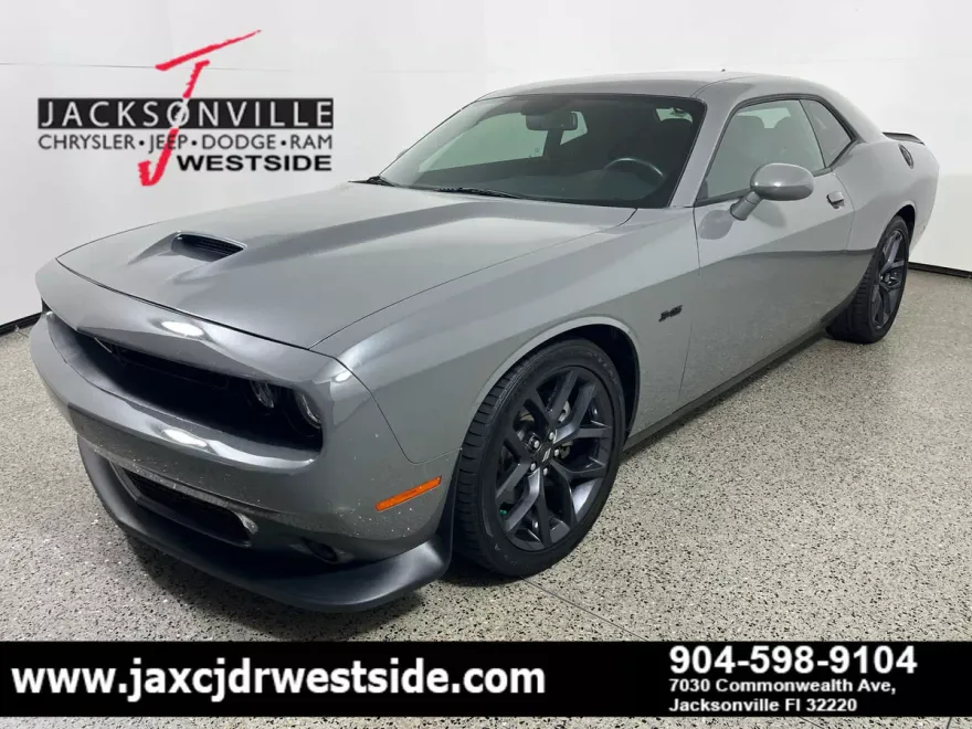 2023 Dodge Challenger R/T photo 1