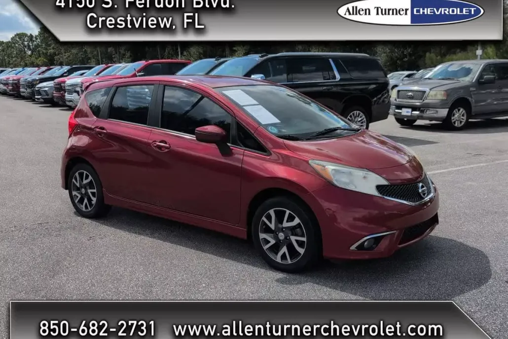 2015 Nissan Versa Note SR photo 1