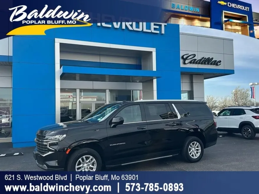 2023 Chevrolet Suburban LT photo 1