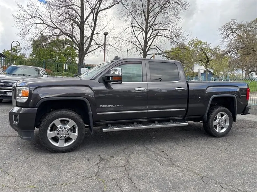 2016 Gmc Sierra 2500 Denali photo 1