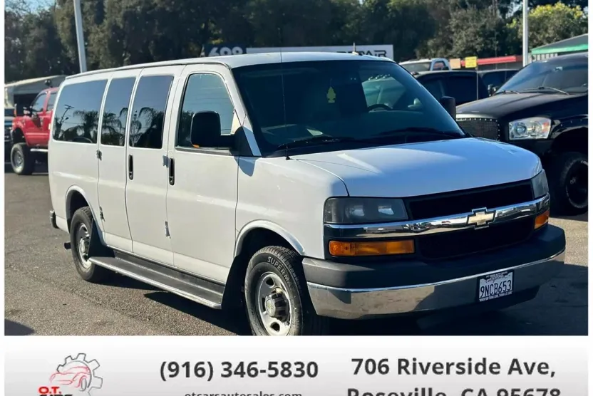 2013 Chevrolet Express LT 3500 photo 1