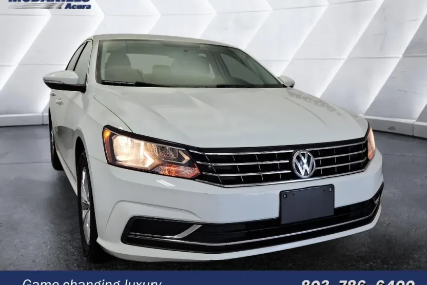 2016 Volkswagen Passat TDI S R-Line photo 1