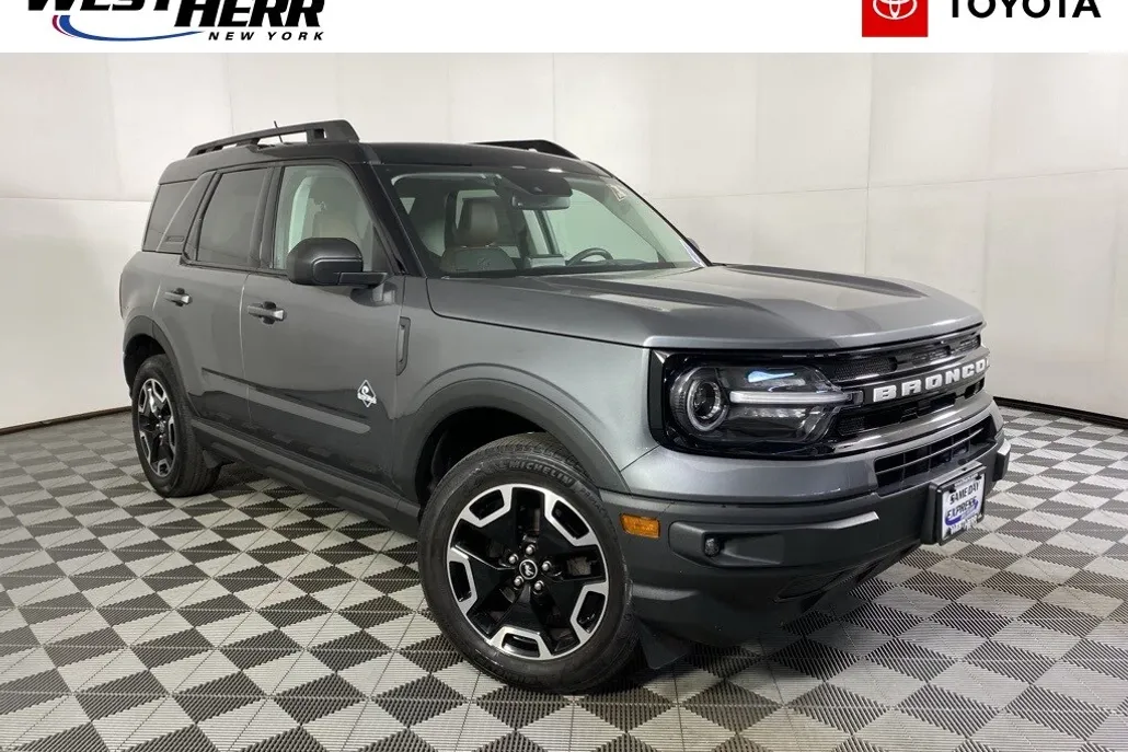 2022 Ford Bronco Sport Outer Banks photo 1