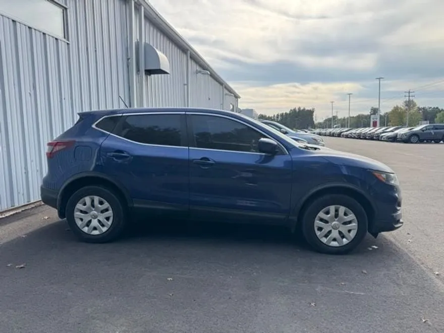 2020 Nissan Rogue Sport S photo 1