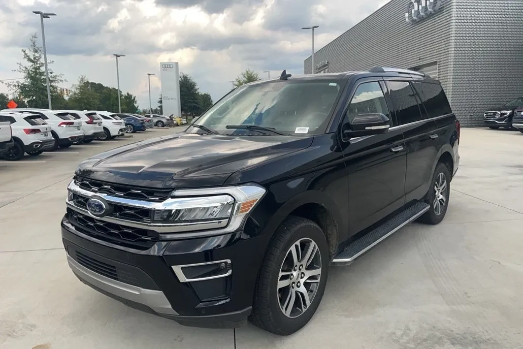 2023 Ford Expedition Limited photo 1