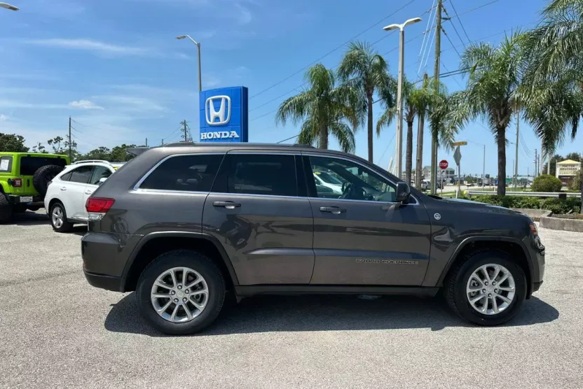 2021 Jeep Grand Cherokee Laredo E photo 1