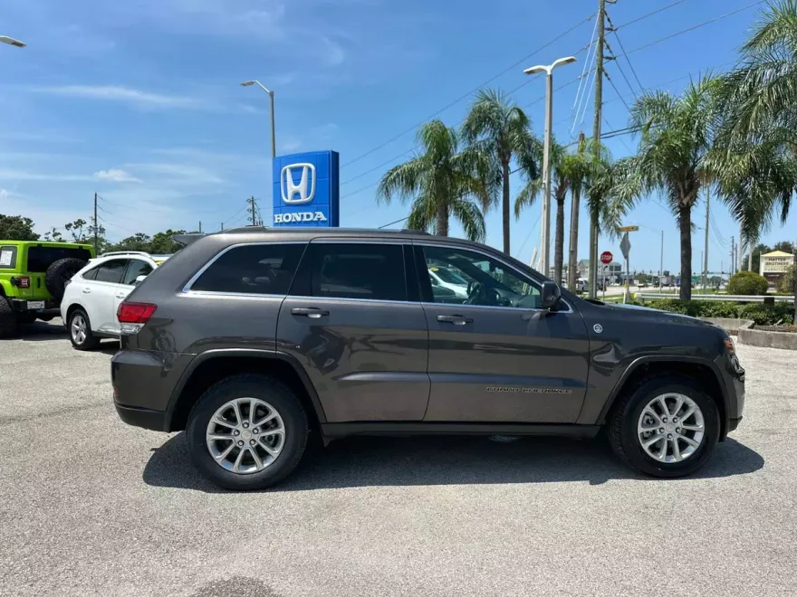 2021 Jeep Grand Cherokee Laredo E photo 1