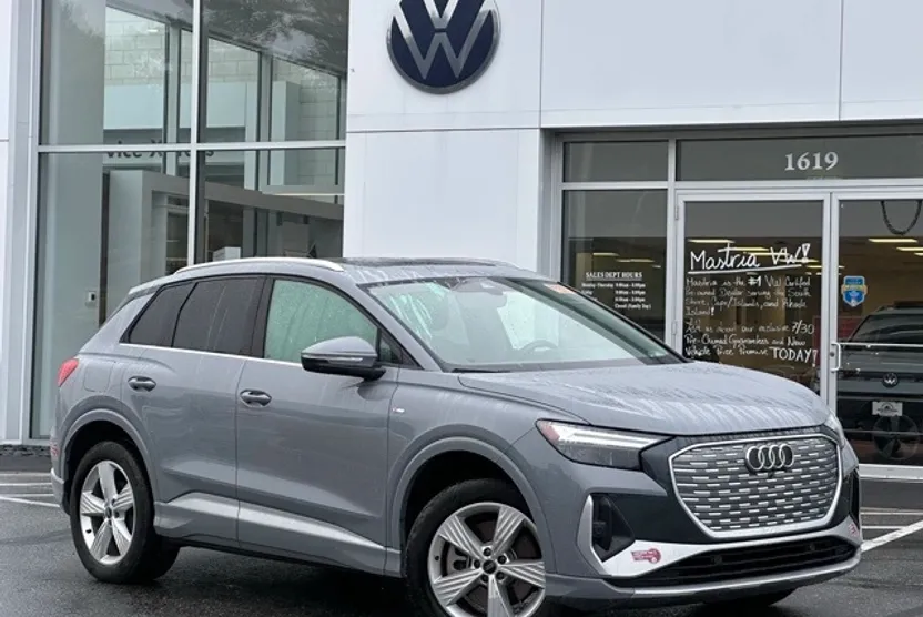 2023 Audi Q4 50 E-tron Premium photo 1