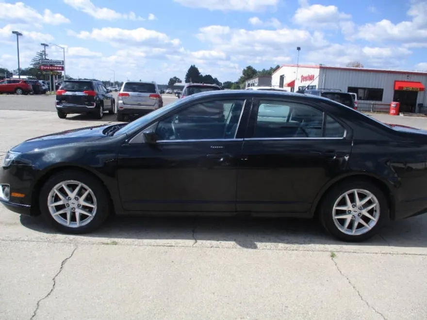 2012 Ford Fusion SEL photo 1