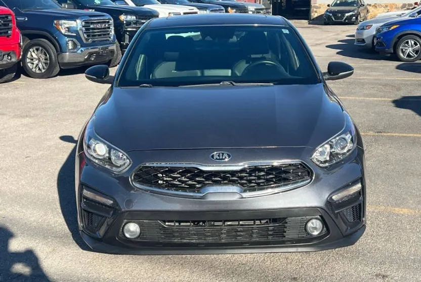2020 Kia Forte GT-Line photo 1