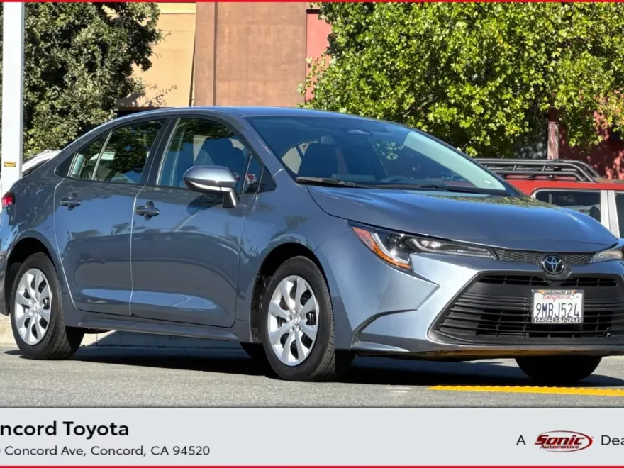2024 Toyota Corolla LE photo 1