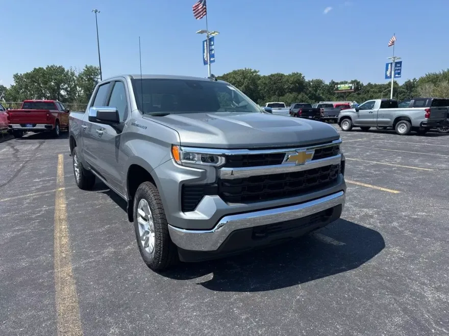2025 Chevrolet Silverado 1500 LT photo 1