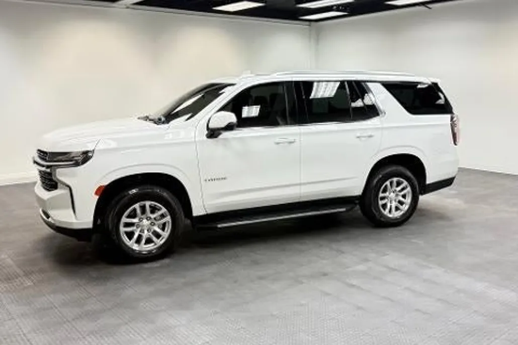 2023 Chevrolet Tahoe LT photo 1