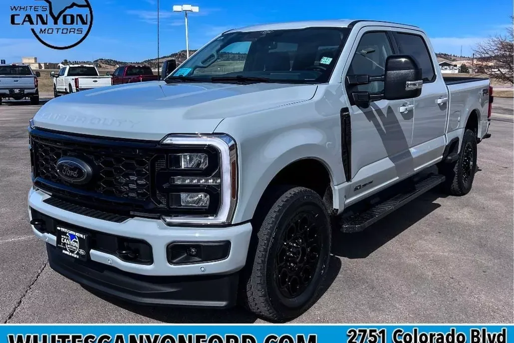 2025 Ford F-250 Lariat photo 1