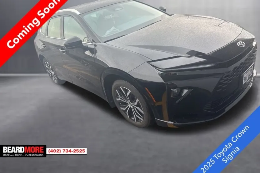 2025 Toyota Crown Signia XLE photo 1