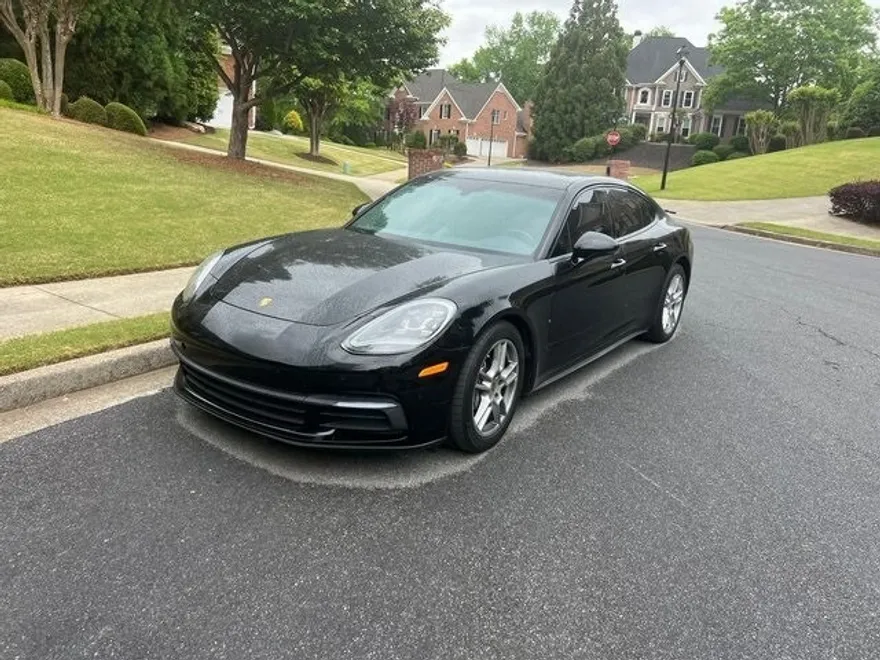 2018 Porsche Panamera 4 photo 1