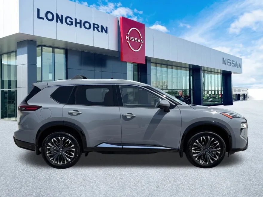 2025 Nissan Rogue Platinum photo 1