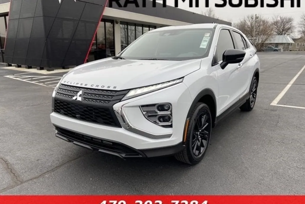 2025 Mitsubishi Eclipse Cross LE photo 1