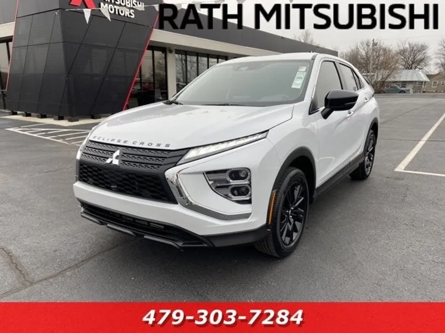 2025 Mitsubishi Eclipse Cross LE photo 1