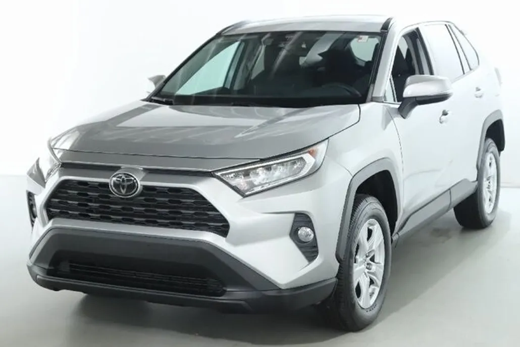 2019 Toyota RAV4 XLE photo 1