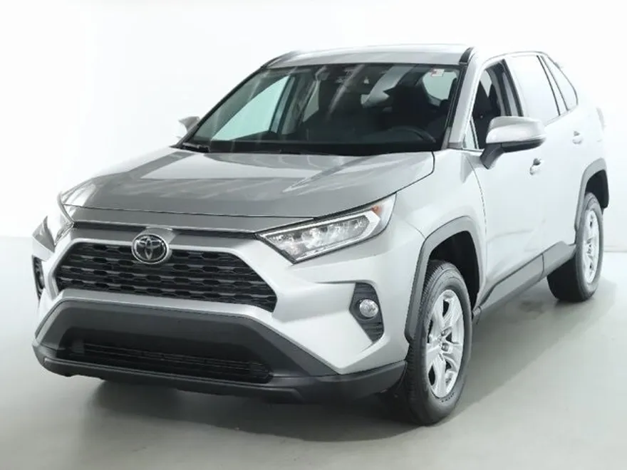 2019 Toyota RAV4 XLE photo 1