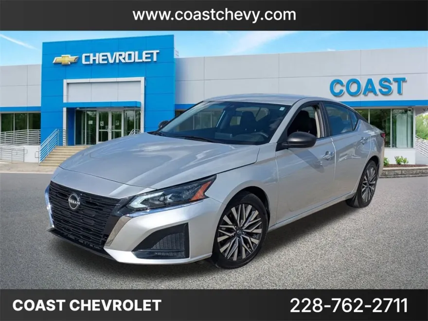 2025 Nissan Altima SV photo 1