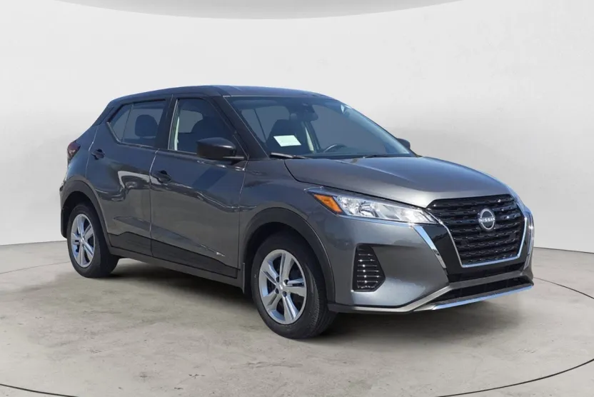2025 Nissan Kicks Play S photo 1