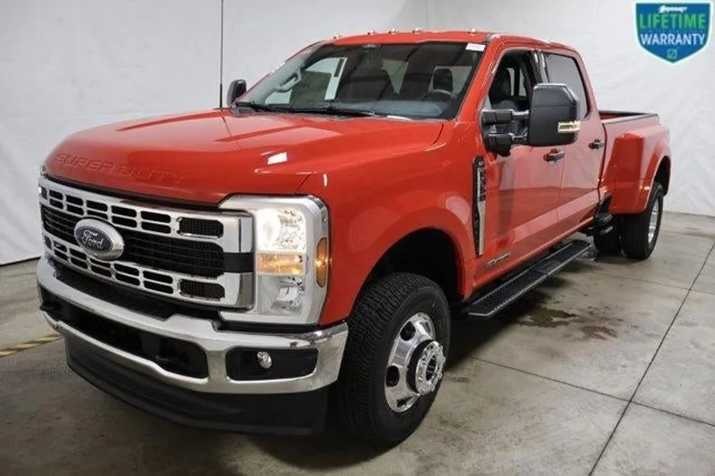 2025 Ford F-350 XLT photo 1
